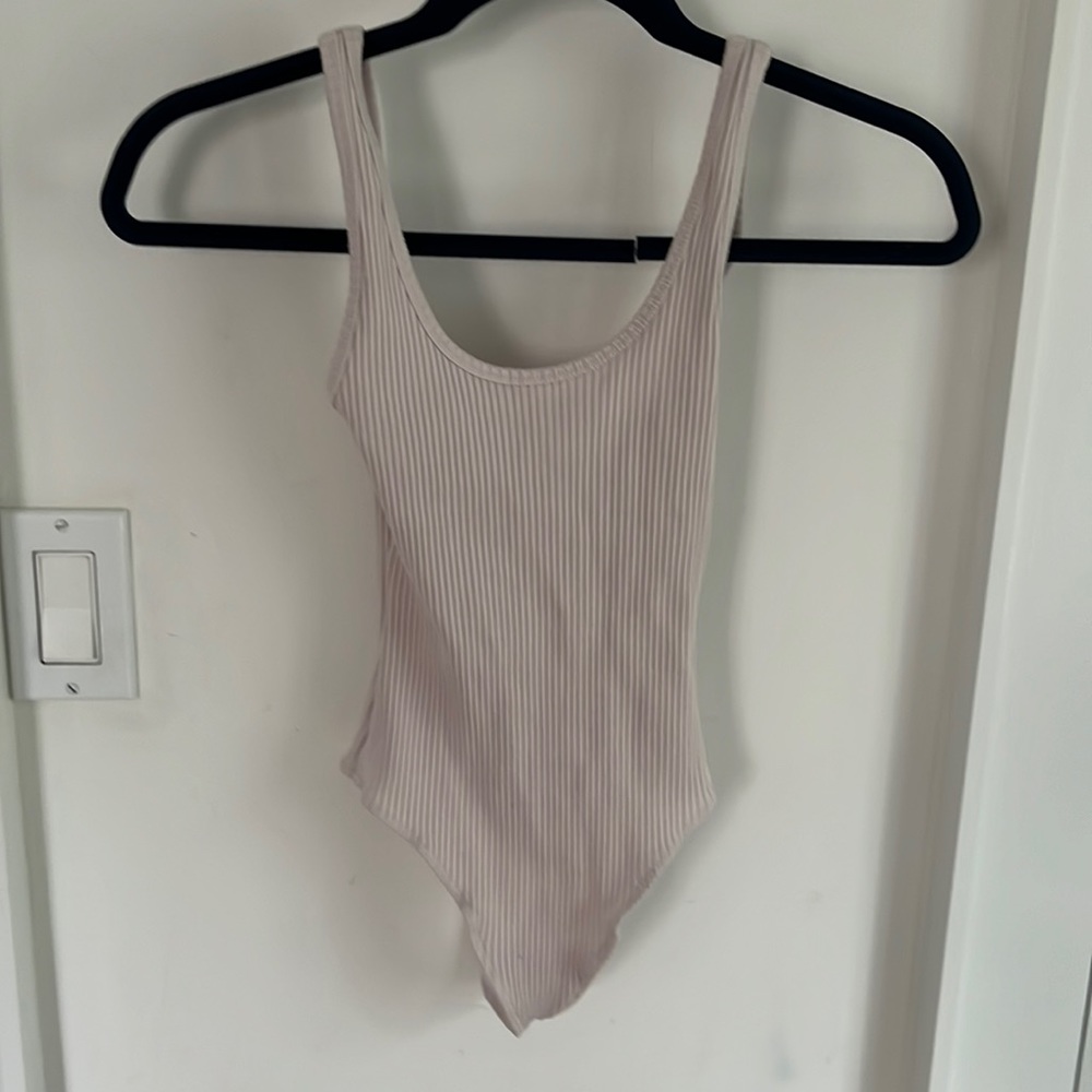 Wilfred free XS light pink bodysuit